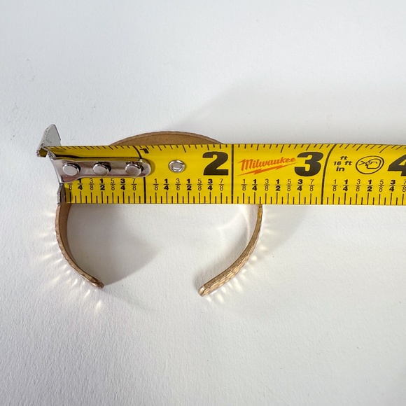 Hammered Gold Tone Open Bangle Bracelet – Chic & Elegant ✨💛 - Picture 4 of 7